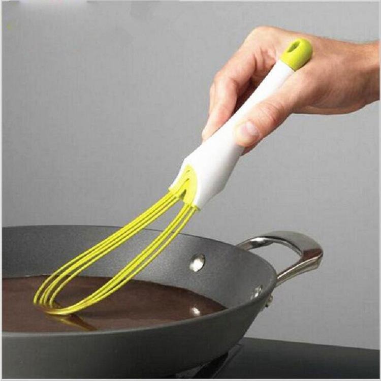 – Handheld Rotating Mixer for Eggs, Pancakes & More