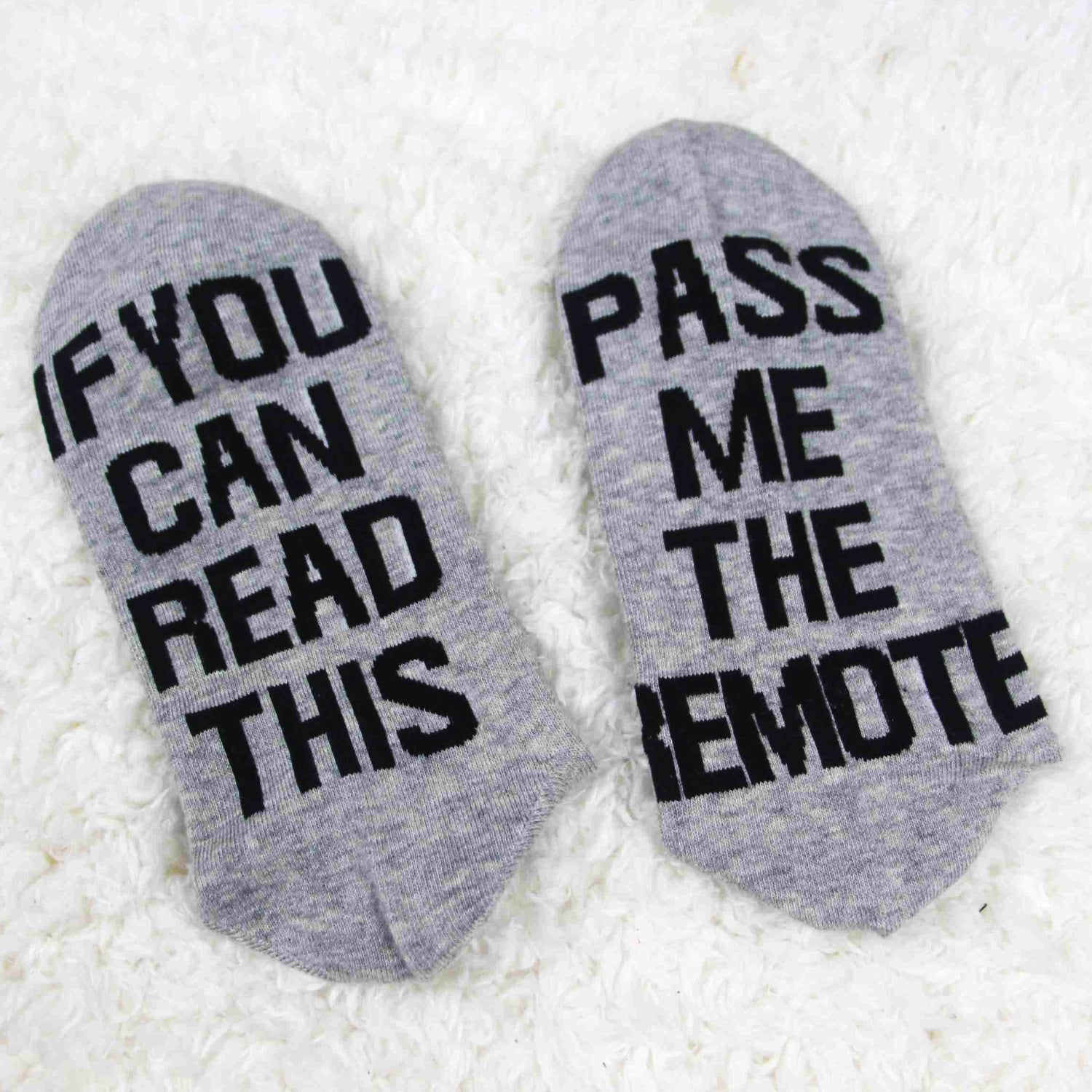 PASS ME THE REMOTE’ Printed Casual Mid Tube Socks – Non-Slip Gift Socks with Letter Design