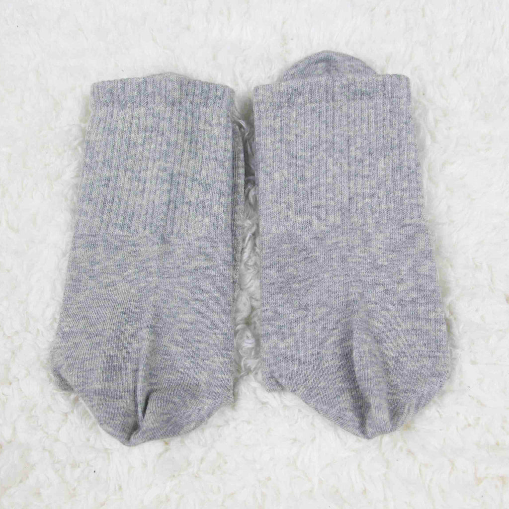 PASS ME THE REMOTE’ Printed Casual Mid Tube Socks – Non-Slip Gift Socks with Letter Design