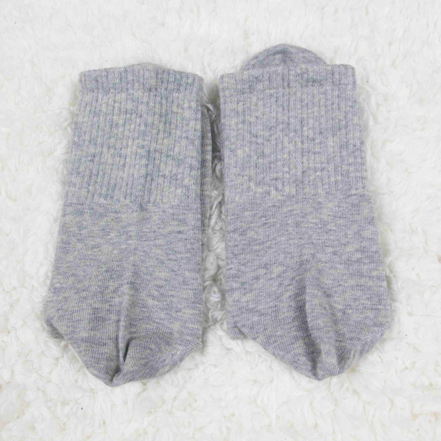 PASS ME THE REMOTE’ Printed Casual Mid Tube Socks – Non-Slip Gift Socks with Letter Design