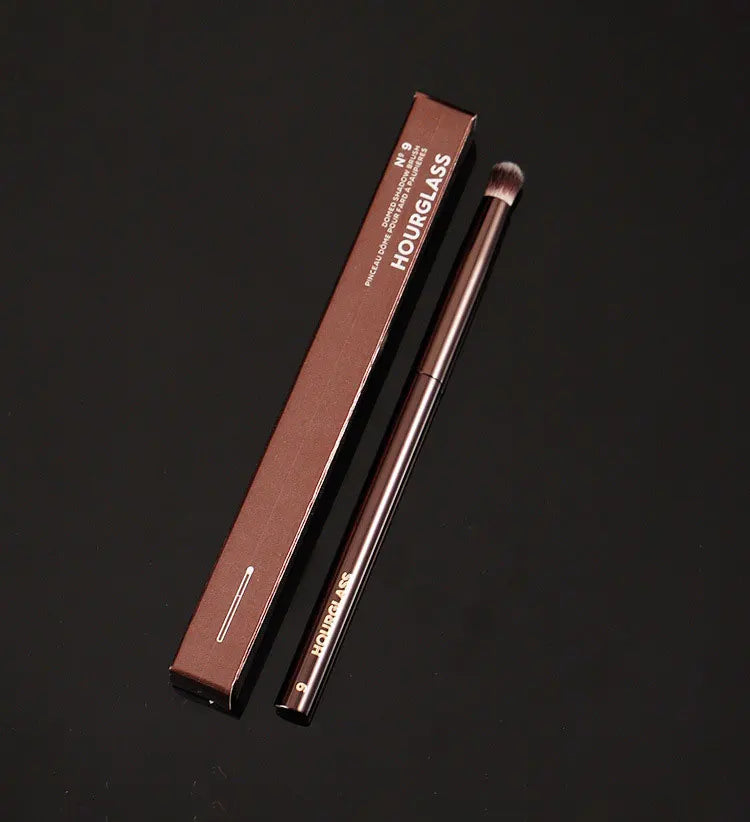 Versatile Makeup Brush