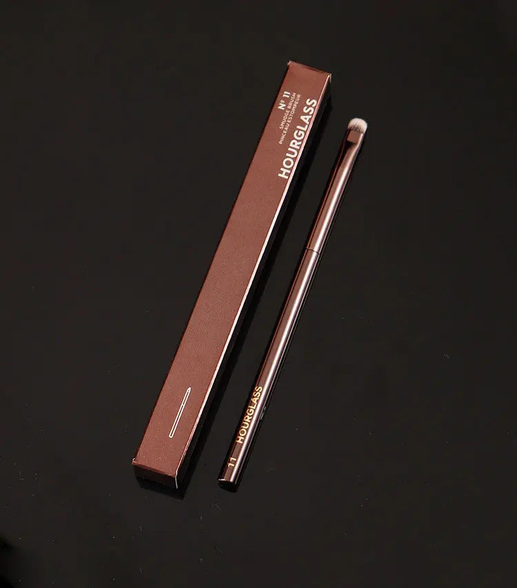 Versatile Makeup Brush