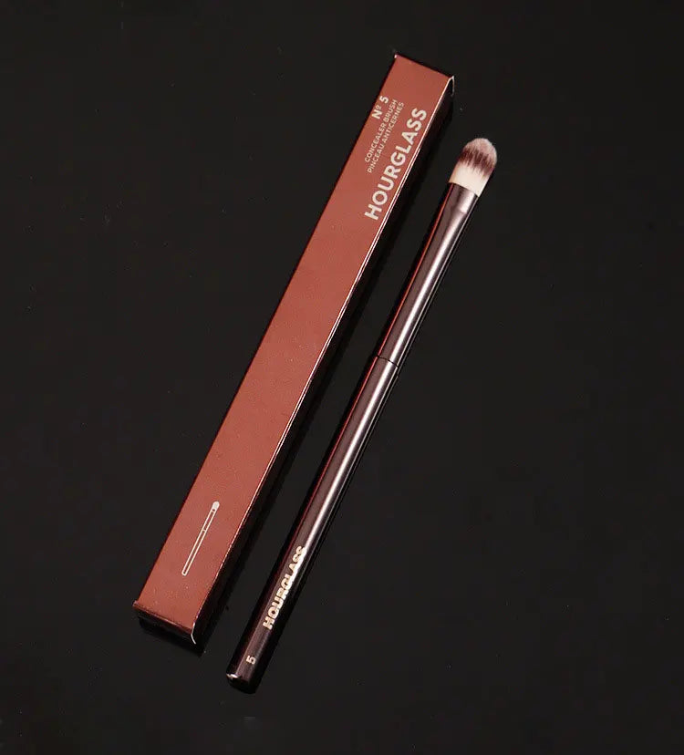 Versatile Makeup Brush